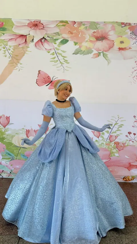 Adrielly como Princesa Azul